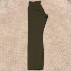 Lululemon wunder under olive rare color size 4 7/8